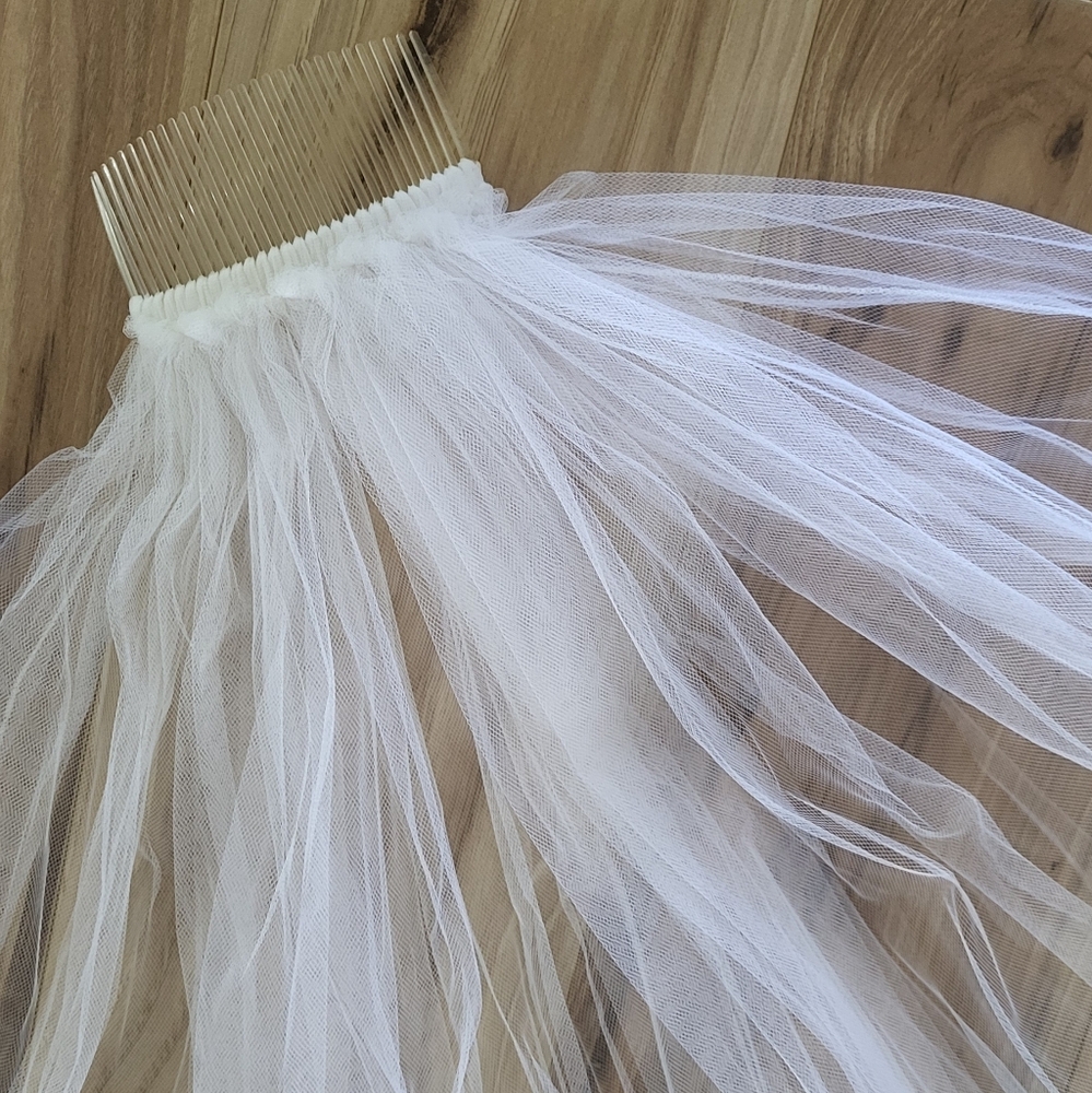 Wedding crown and veil - Picture 5 of 9